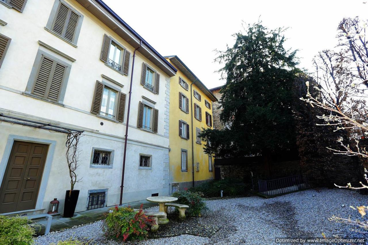A Due Passi Hotel Bergamo Exterior photo